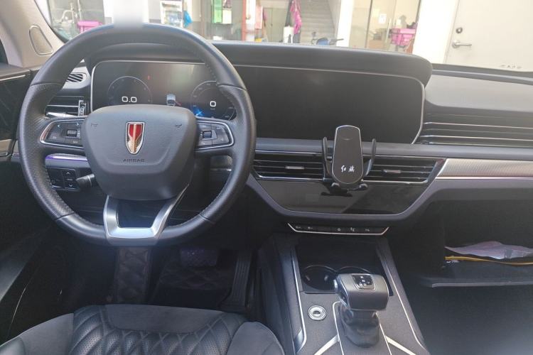 Used Hongqi HS5 2022 Revised Version 2.0T Smart Connect Flagship Edition Center Console
