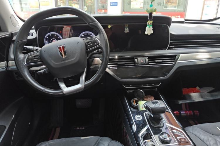 Used Hongqi HS5 2022 Revised Version 2.0T Smart Connect Flagship Edition Center Console