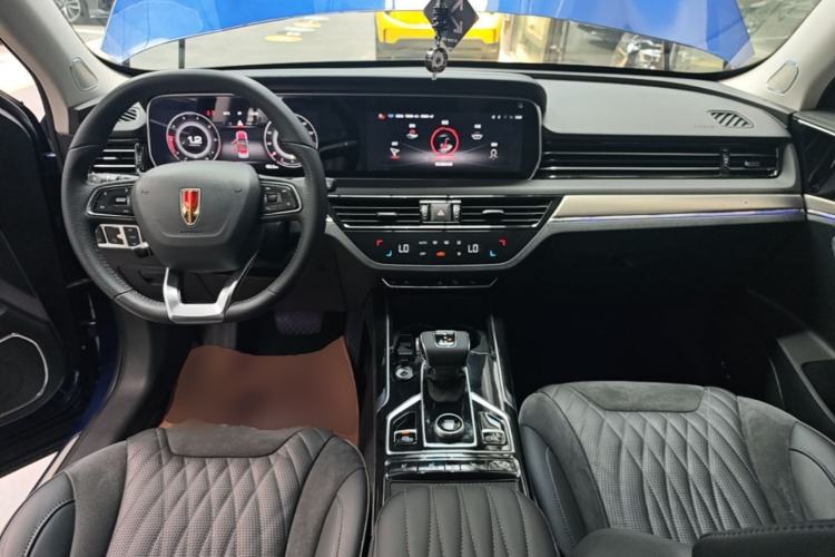 Used Hongqi HS5 2022 Facelifted Version 2.0T Smart Connect Flagship All-Wheel-Drive Edition Center Console