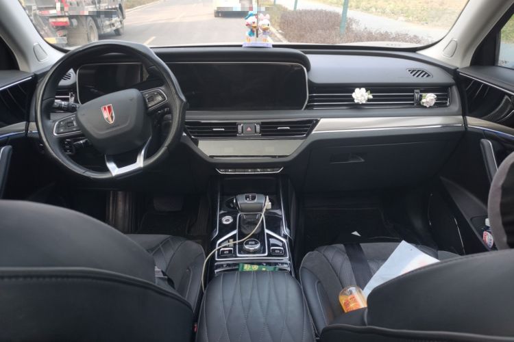 Used Hongqi HS5 2022 Facelifted Version 2.0T Smart Connect Flagship All-Wheel-Drive Edition Center Console