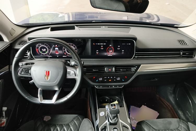 Used Hongqi HS5 2022 Facelifted Version 2.0T Smart Connect Flagship All-Wheel-Drive Edition Center Console