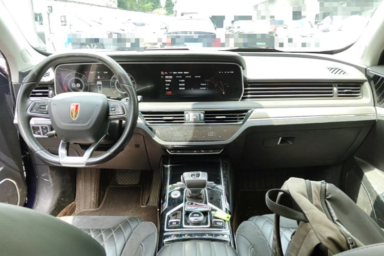 Used Hongqi HS5 2022 Facelifted Version 2.0T Smart Connect Flagship All-Wheel-Drive Edition Center Console