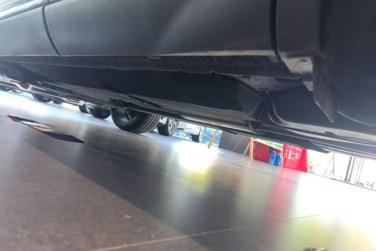 Used Hongqi HS5 2022 Facelifted Version 2.0T Smart Connect Flagship All-Wheel-Drive Edition Chassis Rear Left