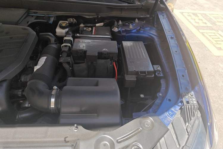 Used Hongqi HS5 2022 Revised Version 2.0T Smart Connect Flagship Edition Engine Bay Left