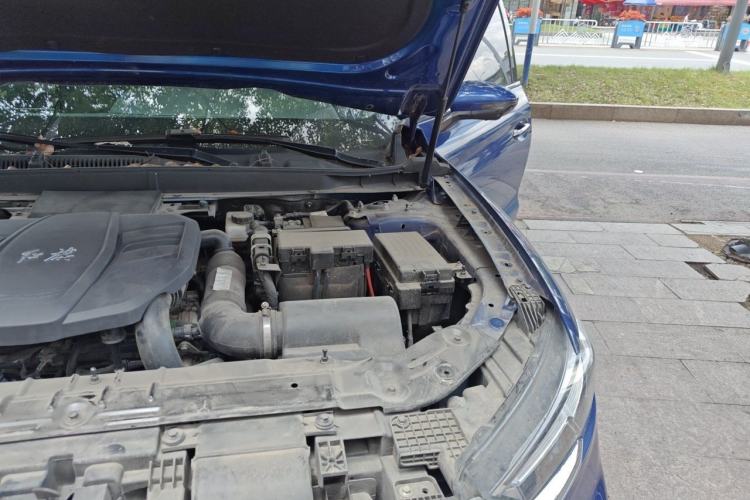 Used Hongqi HS5 2022 Revised Version 2.0T Smart Connect Flagship Edition Engine Bay Left