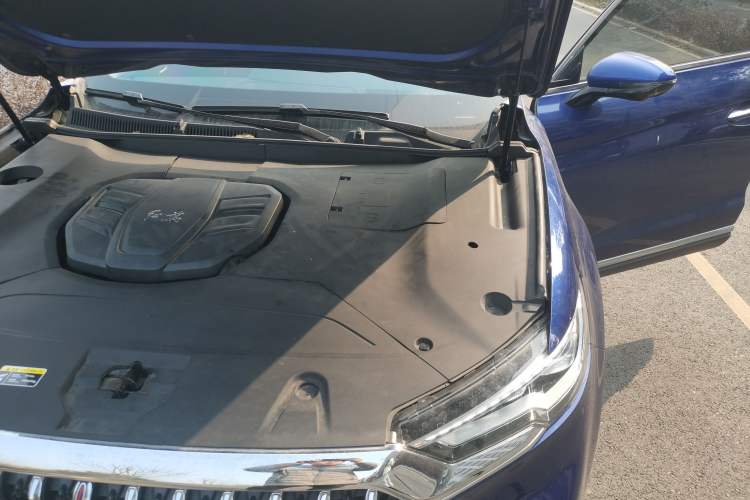 Used Hongqi HS5 2022 Facelifted Version 2.0T Smart Connect Flagship All-Wheel-Drive Edition Engine Bay Left