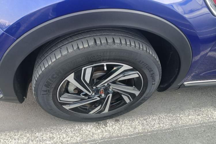 Used Hongqi HS5 2022 Revised Version 2.0T Smart Connect Flagship Edition Exterior 4