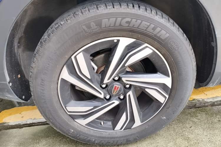 Used Hongqi HS5 2022 Revised Version 2.0T Smart Connect Flagship Edition Exterior 5