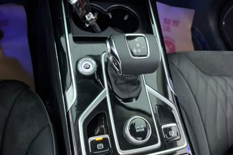 Used Hongqi HS5 2022 Revised Version 2.0T Smart Connect Flagship Edition Gear Lever