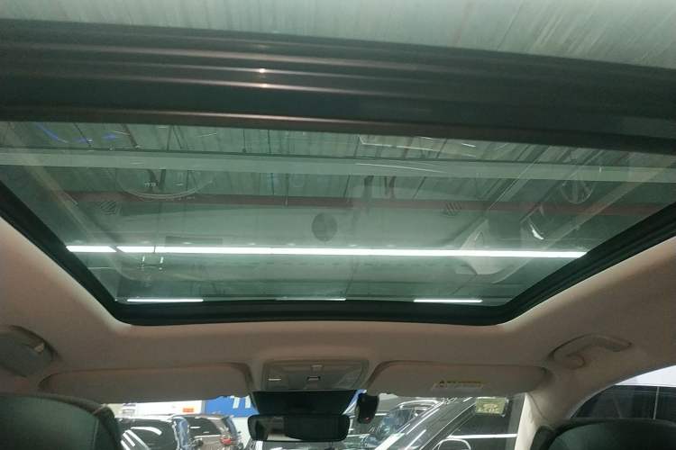 Used Hongqi HS5 2022 2.0T Smart Connect Flagship All-Wheel-Drive Version Headliner
