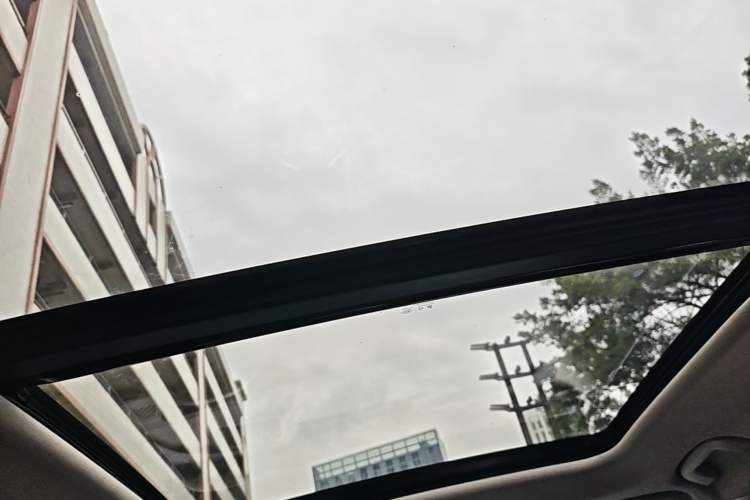 Used Hongqi HS5 2022 Facelifted Version 2.0T Smart Connect Flagship All-Wheel-Drive Edition Headliner
