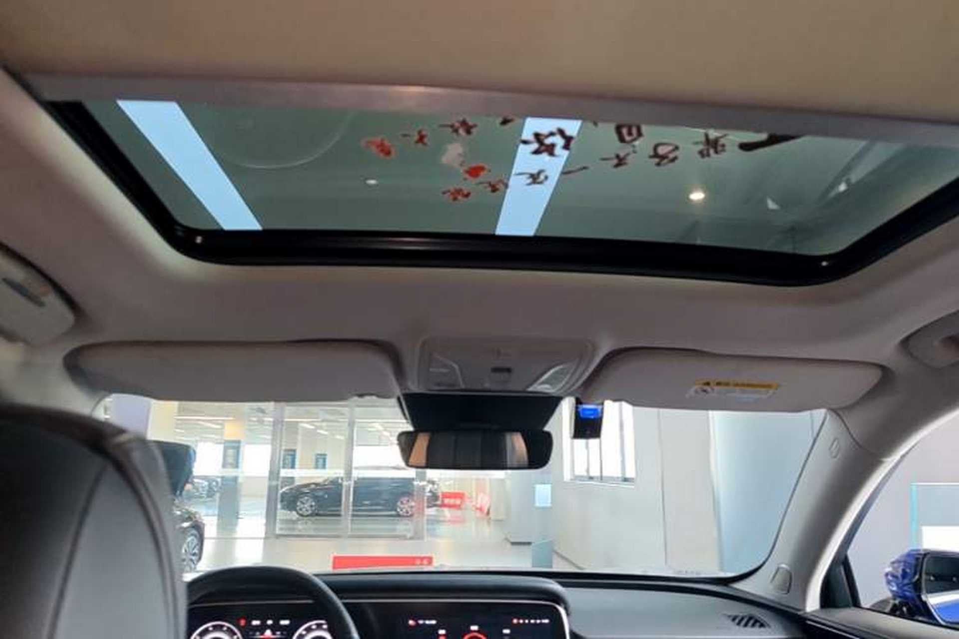 Used Hongqi HS5 2022 Facelifted Version 2.0T Smart Connect Flagship All-Wheel-Drive Edition Headliner