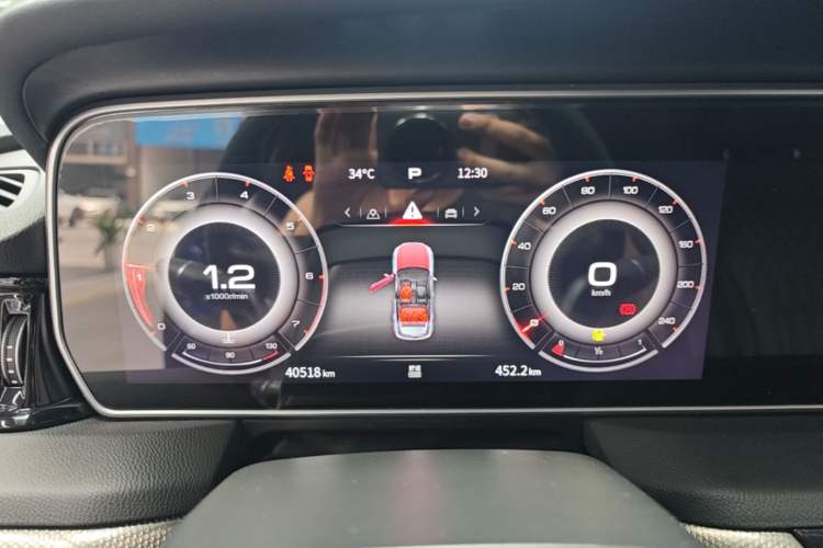 Used Hongqi HS5 2022 Facelifted Version 2.0T Smart Connect Flagship All-Wheel-Drive Edition Instrument Cluster
