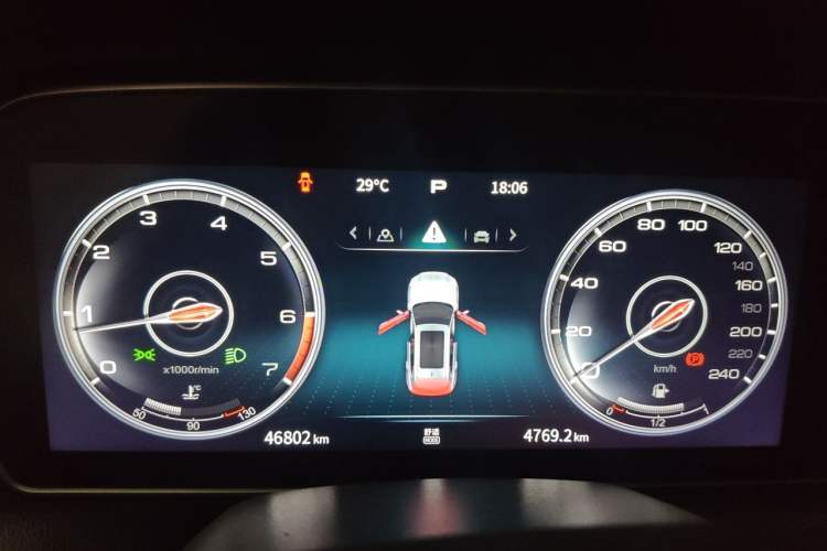 Used Hongqi HS5 2022 Facelifted Version 2.0T Smart Connect Flagship All-Wheel-Drive Edition Instrument Cluster