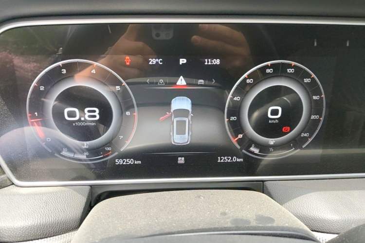 Used Hongqi HS5 2022 Facelifted Version 2.0T Smart Connect Flagship All-Wheel-Drive Edition Instrument Cluster