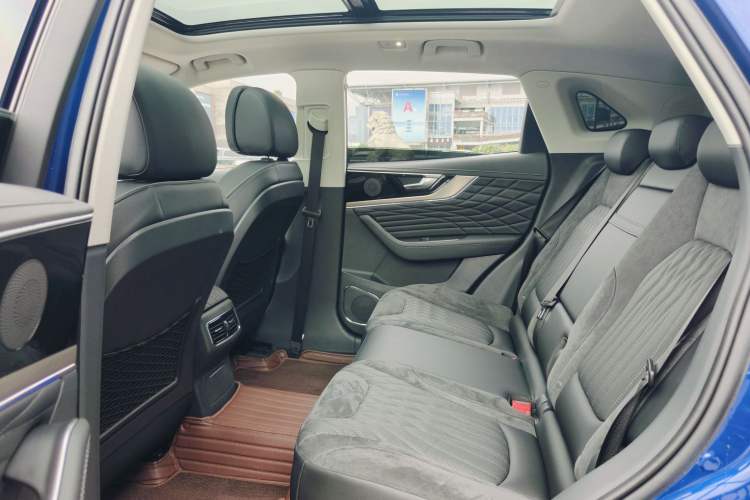 Used Hongqi HS5 2022 Facelifted Version 2.0T Smart Connect Flagship All-Wheel-Drive Edition Interior 3