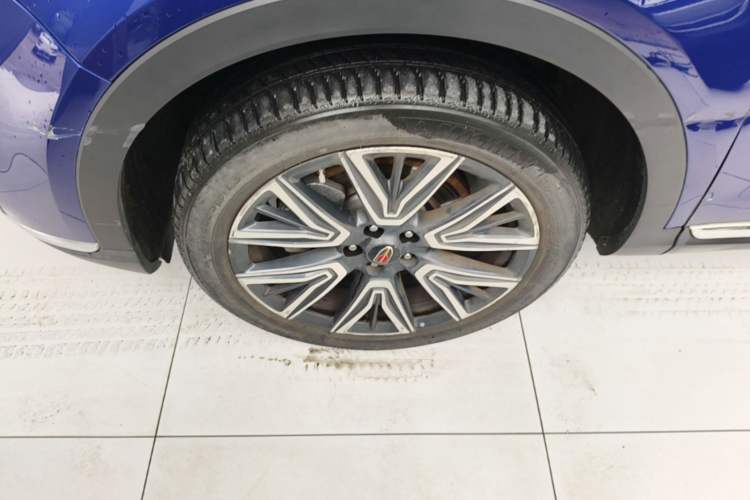 Used Hongqi HS5 2022 Facelifted Version 2.0T Smart Connect Flagship All-Wheel-Drive Edition Left Front Wheel Hub