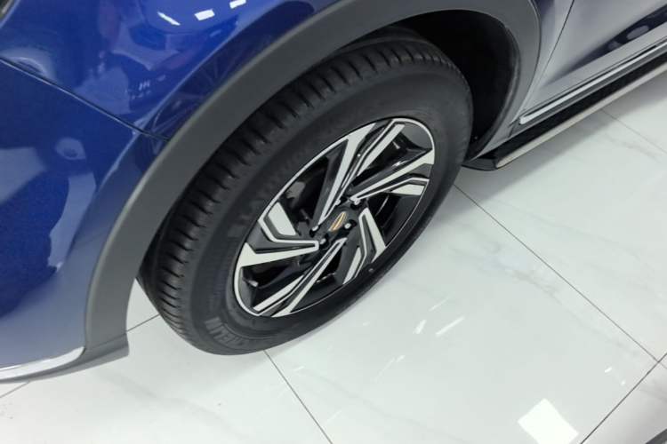 Used Hongqi HS5 2022 Revised Version 2.0T Smart Connect Flagship Edition Left Front Wheel Hub
