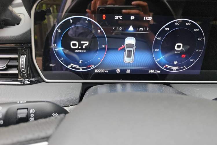 Used Hongqi HS5 2022 Revised Version 2.0T Smart Connect Flagship Edition Odometer Close Up