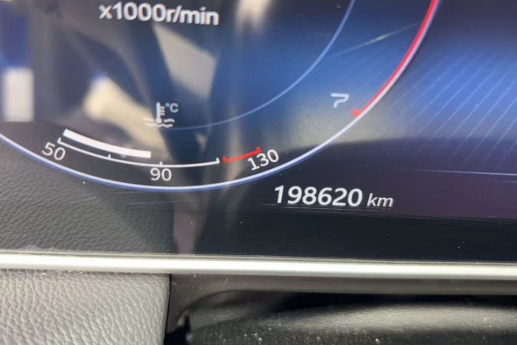 Used Hongqi HS5 2022 Revised Version 2.0T Smart Connect Flagship Edition Odometer Close Up