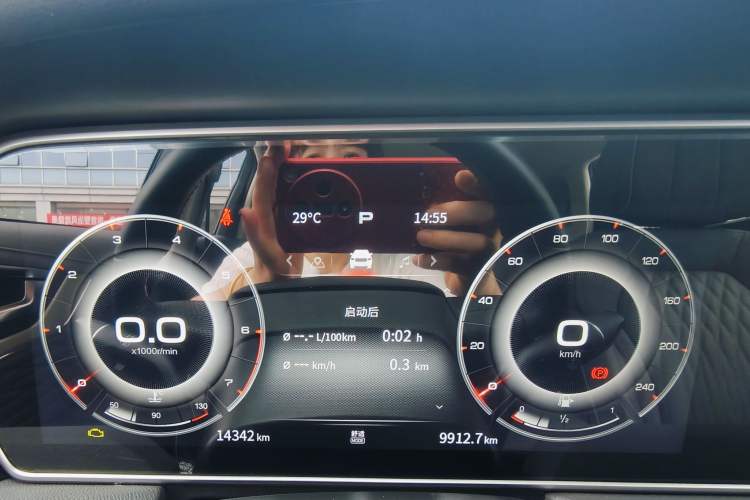 Used Hongqi HS5 2022 Facelifted Version 2.0T Smart Connect Flagship All-Wheel-Drive Edition Odometer Close Up