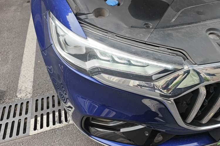 Used Hongqi HS5 2022 Revised Version 2.0T Smart Connect Flagship Edition Right Front Headlight