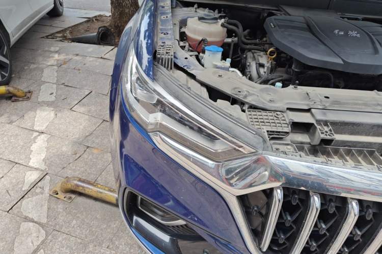 Used Hongqi HS5 2022 Revised Version 2.0T Smart Connect Flagship Edition Right Front Headlight