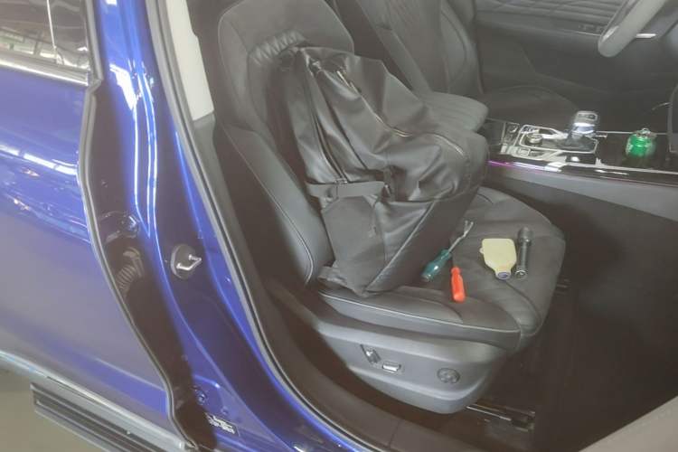 Used Hongqi HS5 2022 Revised Version 2.0T Smart Connect Flagship Edition Right Front Seat