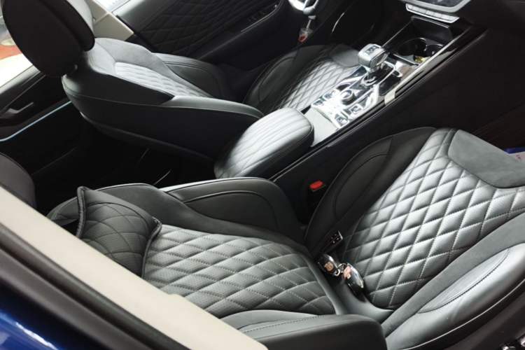 Used Hongqi HS5 2022 Facelifted Version 2.0T Smart Connect Flagship All-Wheel-Drive Edition Right Front Seat