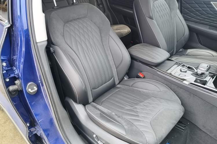 Used Hongqi HS5 2022 Revised Version 2.0T Smart Connect Flagship Edition Right Front Seat