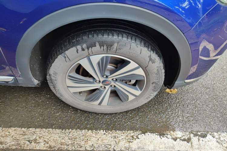 Used Hongqi HS5 2022 2.0T Smart Connect Flagship Edition Right Front Wheel Hub