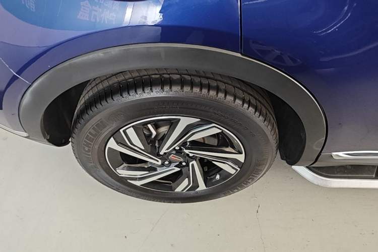 Used Hongqi HS5 2022 Revised Version 2.0T Smart Connect Flagship Edition Right Rear Wheel Hub