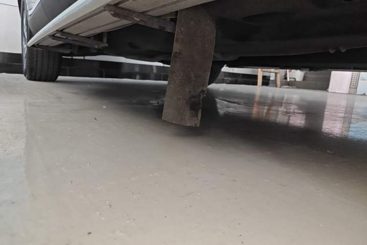 Used Hongqi HS5 2022 Revised Version 2.0T Smart Connect Flagship Edition Right Side Sill
