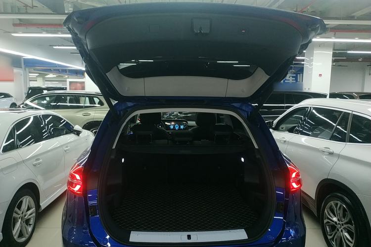 Used Hongqi HS5 2022 2.0T Smart Connect Flagship All-Wheel-Drive Version Trunk