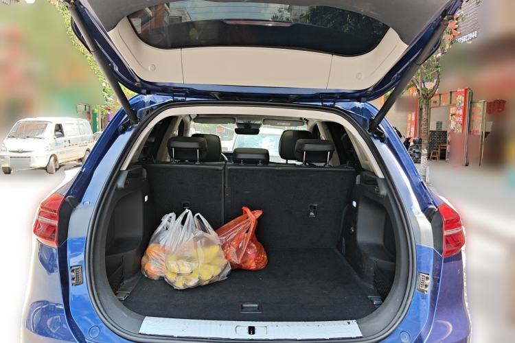 Used Hongqi HS5 2022 Facelifted Version 2.0T Smart Connect Flagship All-Wheel-Drive Edition Trunk
