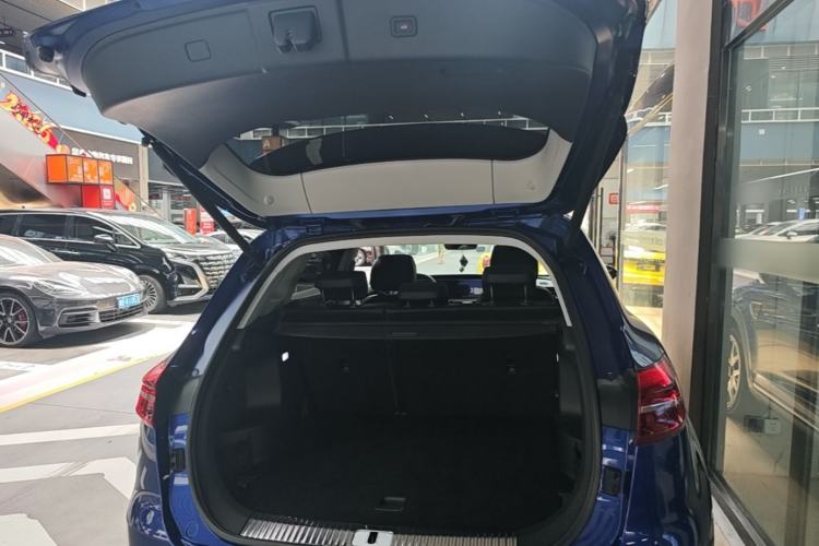 Used Hongqi HS5 2022 Facelifted Version 2.0T Smart Connect Flagship All-Wheel-Drive Edition Trunk