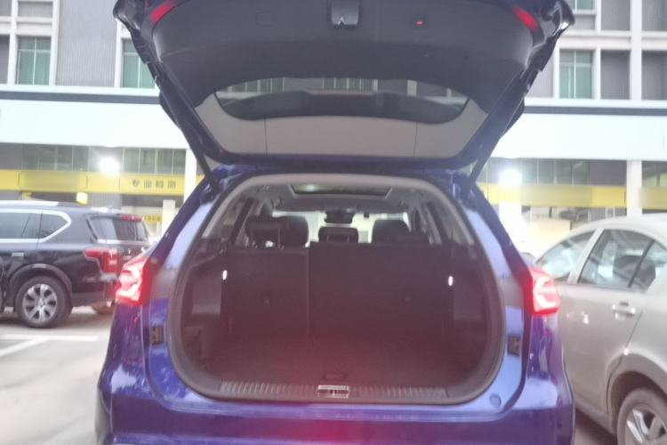 Used Hongqi HS5 2022 Revised Version 2.0T Smart Connect Flagship Edition Trunk