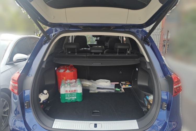 Used Hongqi HS5 2022 Facelifted Version 2.0T Smart Connect Flagship All-Wheel-Drive Edition Trunk