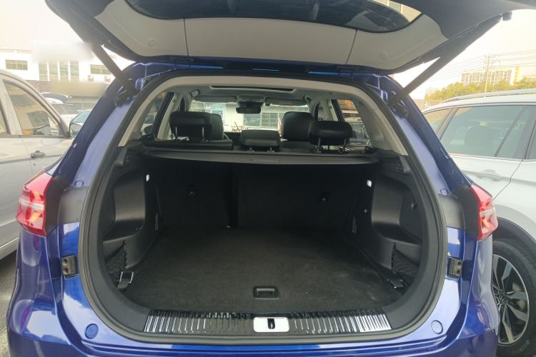 Used Hongqi HS5 2022 Revised Version 2.0T Smart Connect Flagship Edition Trunk
