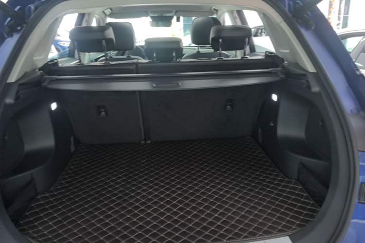 Used Hongqi HS5 2022 Revised Version 2.0T Smart Connect Flagship Edition Trunk