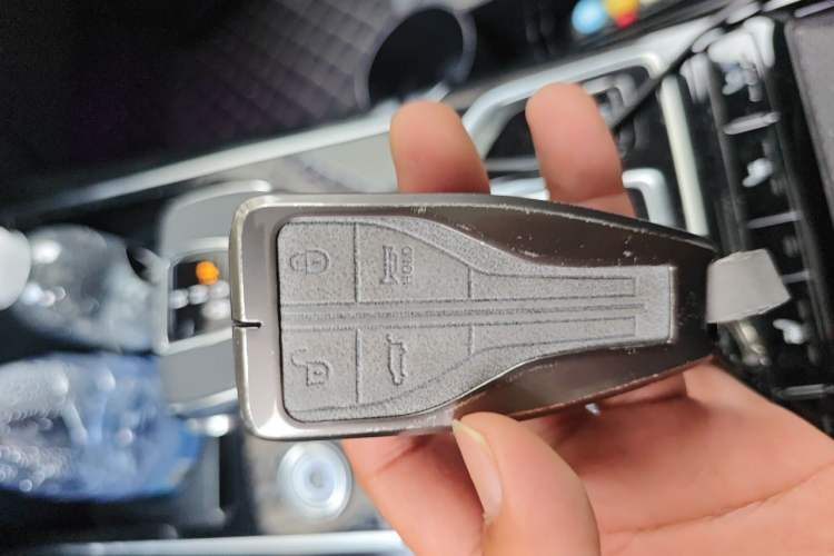 Used Hongqi HS5 2022 Revised Version 2.0T Smart Connect Flagship Edition Vehicle Key