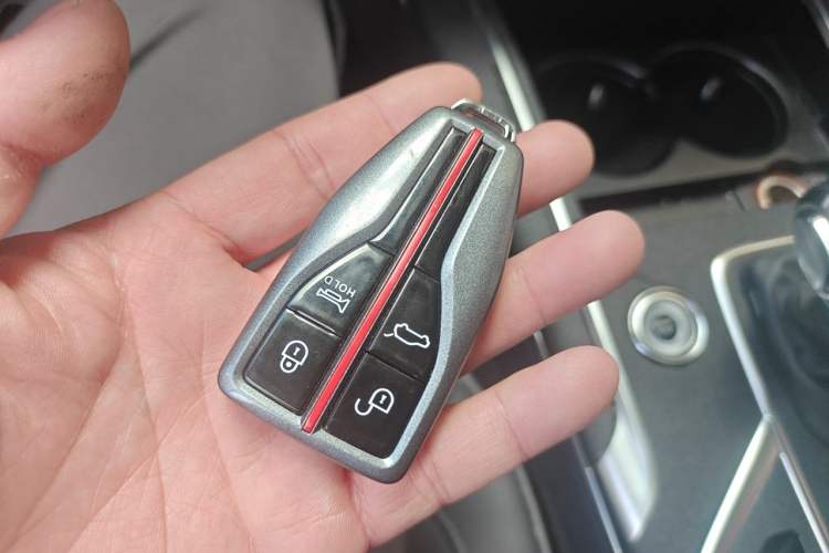 Used Hongqi HS5 2022 Revised Version 2.0T Smart Connect Flagship Edition Vehicle Key