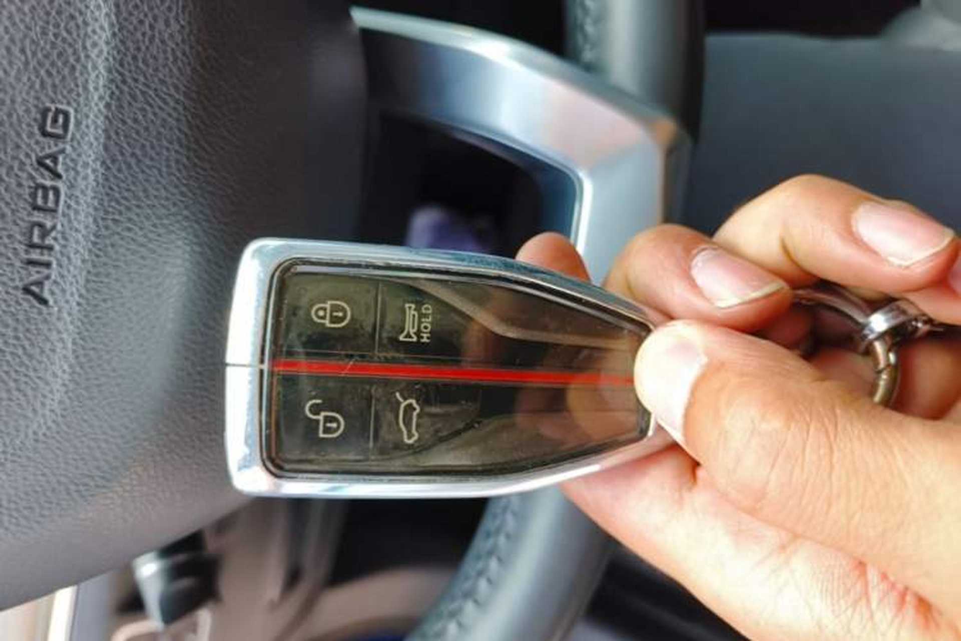 Used Hongqi HS5 2022 Revised Version 2.0T Smart Connect Flagship Edition Vehicle Key