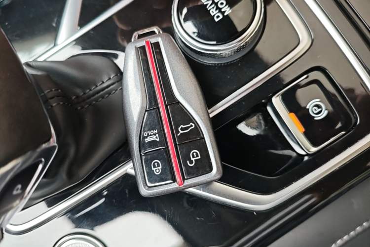 Used Hongqi HS5 2022 Facelifted Version 2.0T Smart Connect Flagship All-Wheel-Drive Edition Vehicle Key