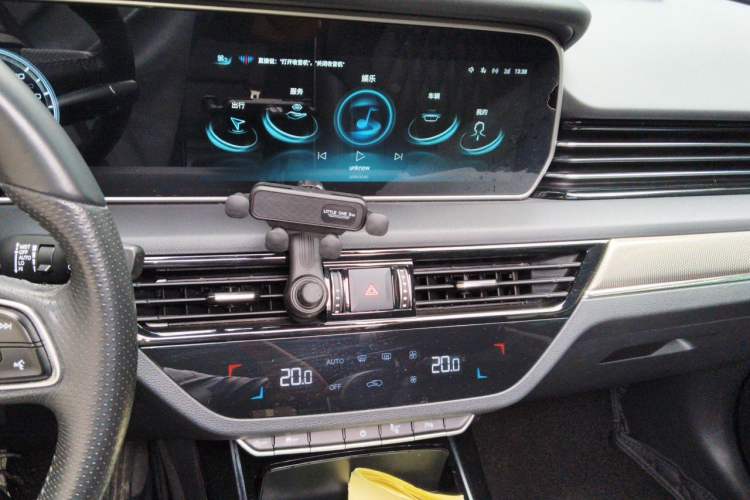 Used Hongqi HS5 2022 Revised Version 2.0T Smart Connect Flagship Edition Audio And AC Panel
