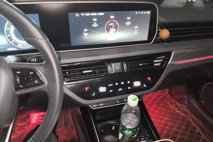 Used Hongqi HS5 2022 Revised Version 2.0T Smart Connect Flagship Edition Audio And AC Panel