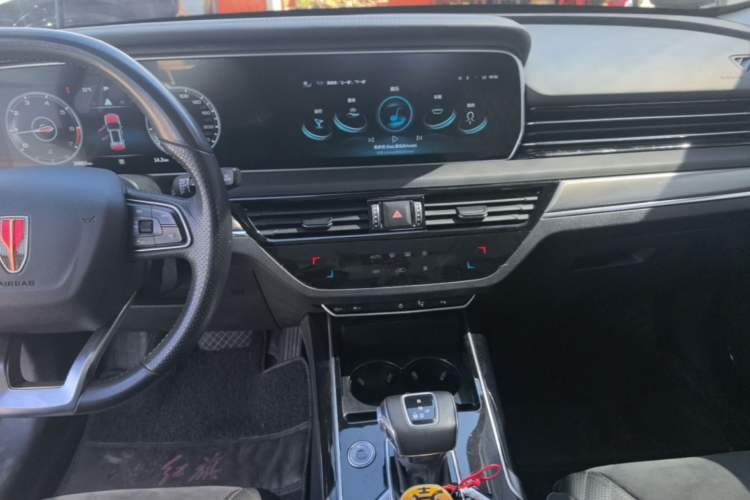 Used Hongqi HS5 2022 Facelifted Version 2.0T Smart Connect Flagship All-Wheel-Drive Edition Audio And AC Panel
