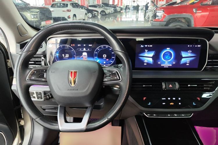 Used Hongqi HS5 2022 Revised Version 2.0T Smart Connect Flagship Edition Center Console