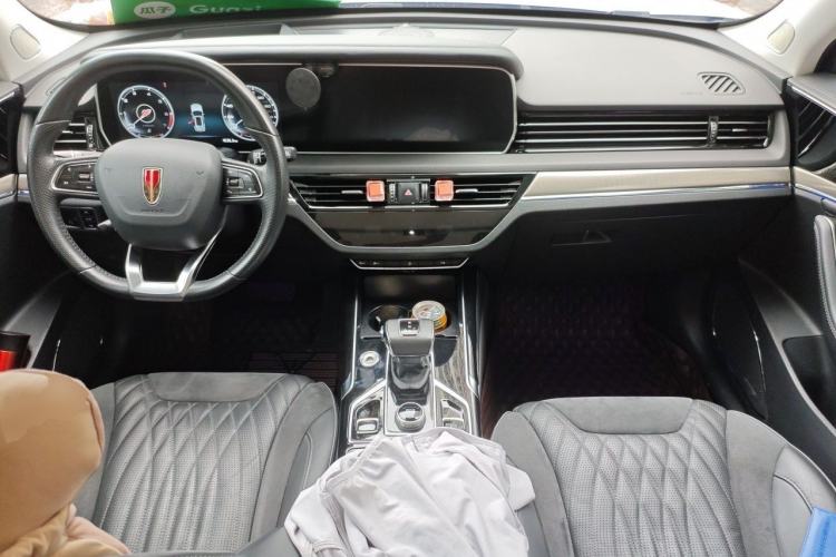 Used Hongqi HS5 2022 2.0T Smart Connect Flagship Enjoyment Purchase Edition Center Console