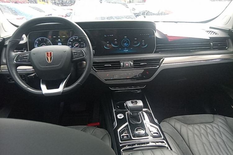Used Hongqi HS5 2022 Facelifted Version 2.0T Smart Connect Flagship All-Wheel-Drive Edition Center Console